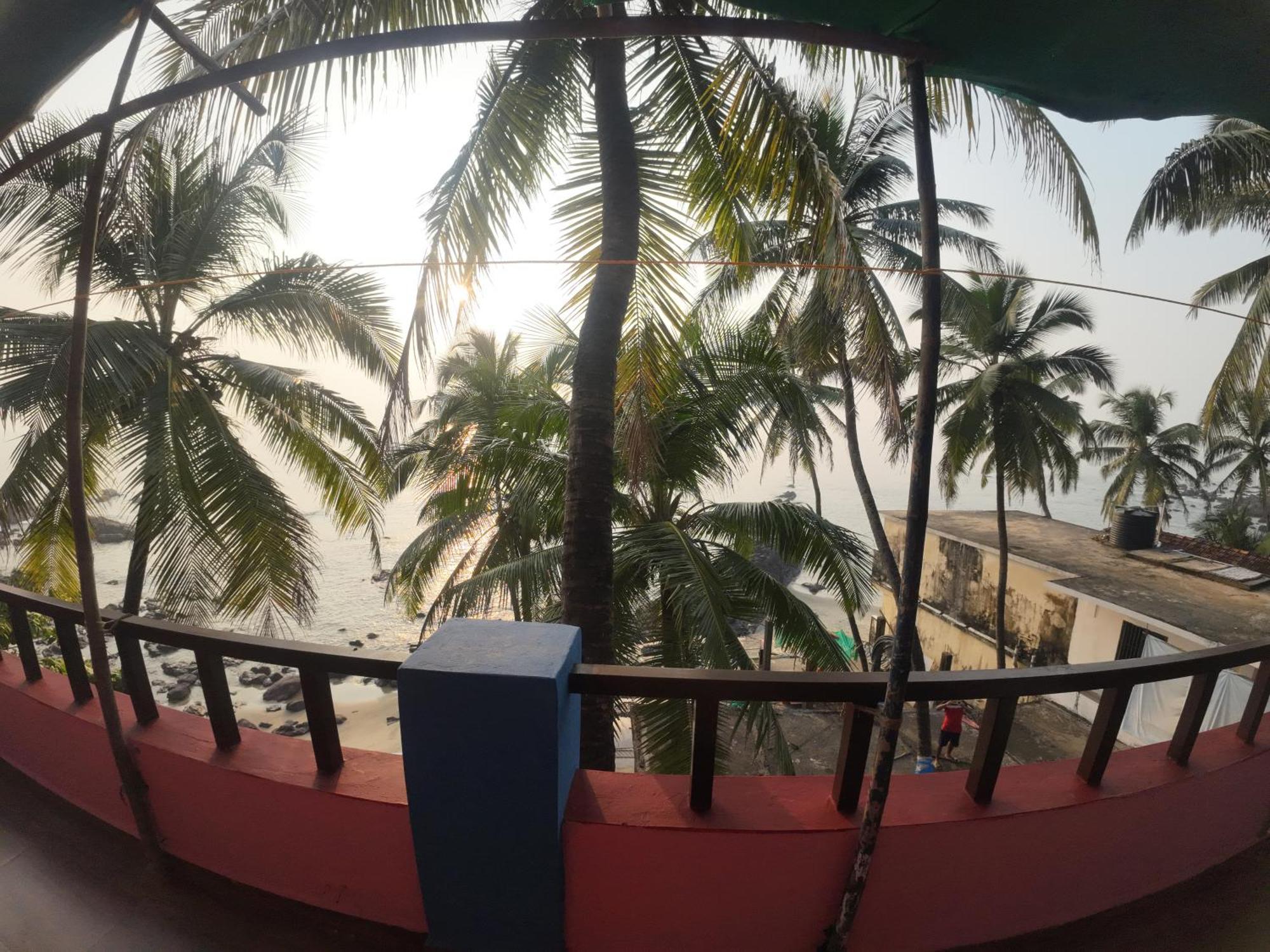 Om Ganesh Guest House Cliffside Arambol Kültér fotó