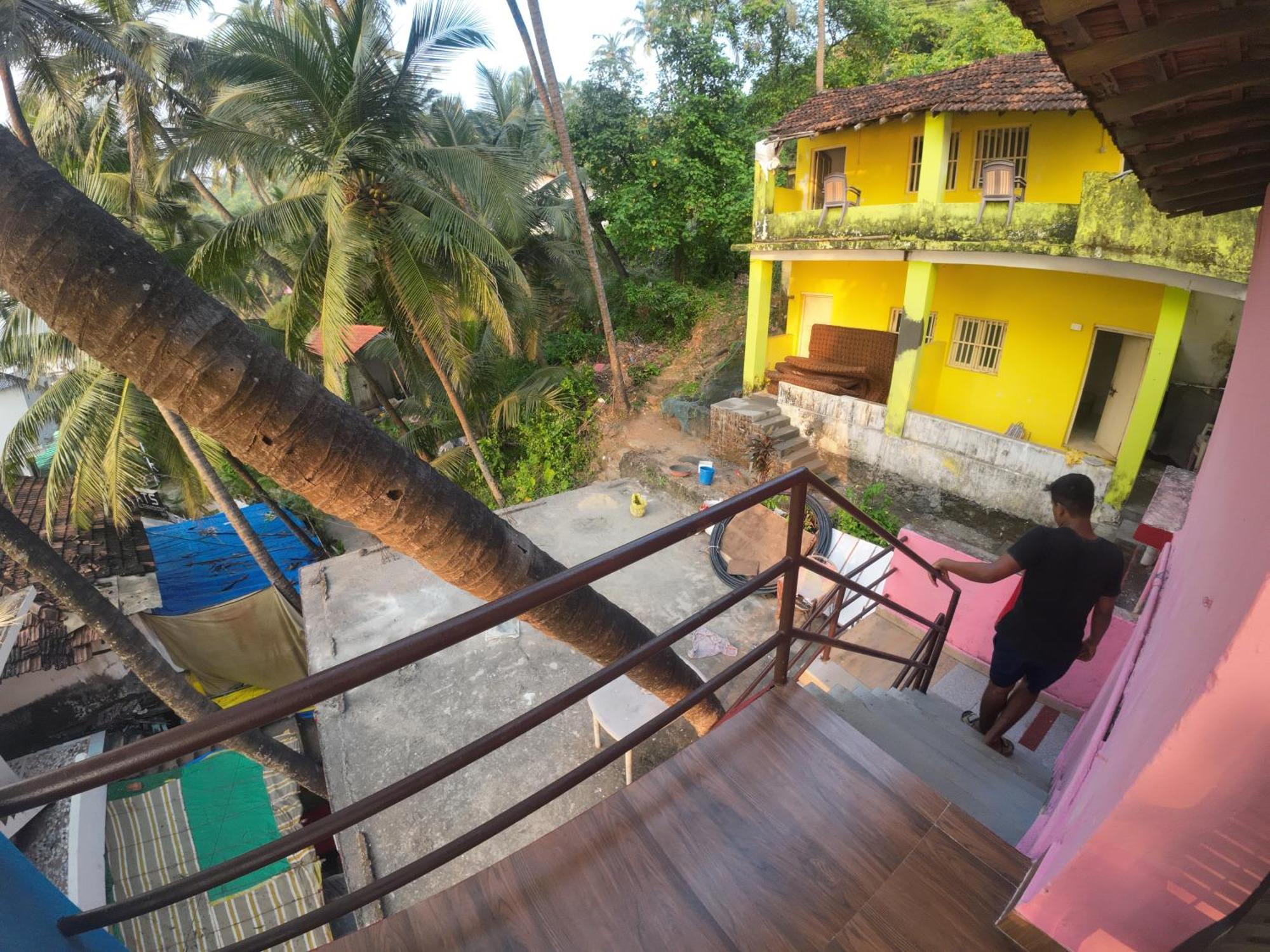 Om Ganesh Guest House Cliffside Arambol Kültér fotó