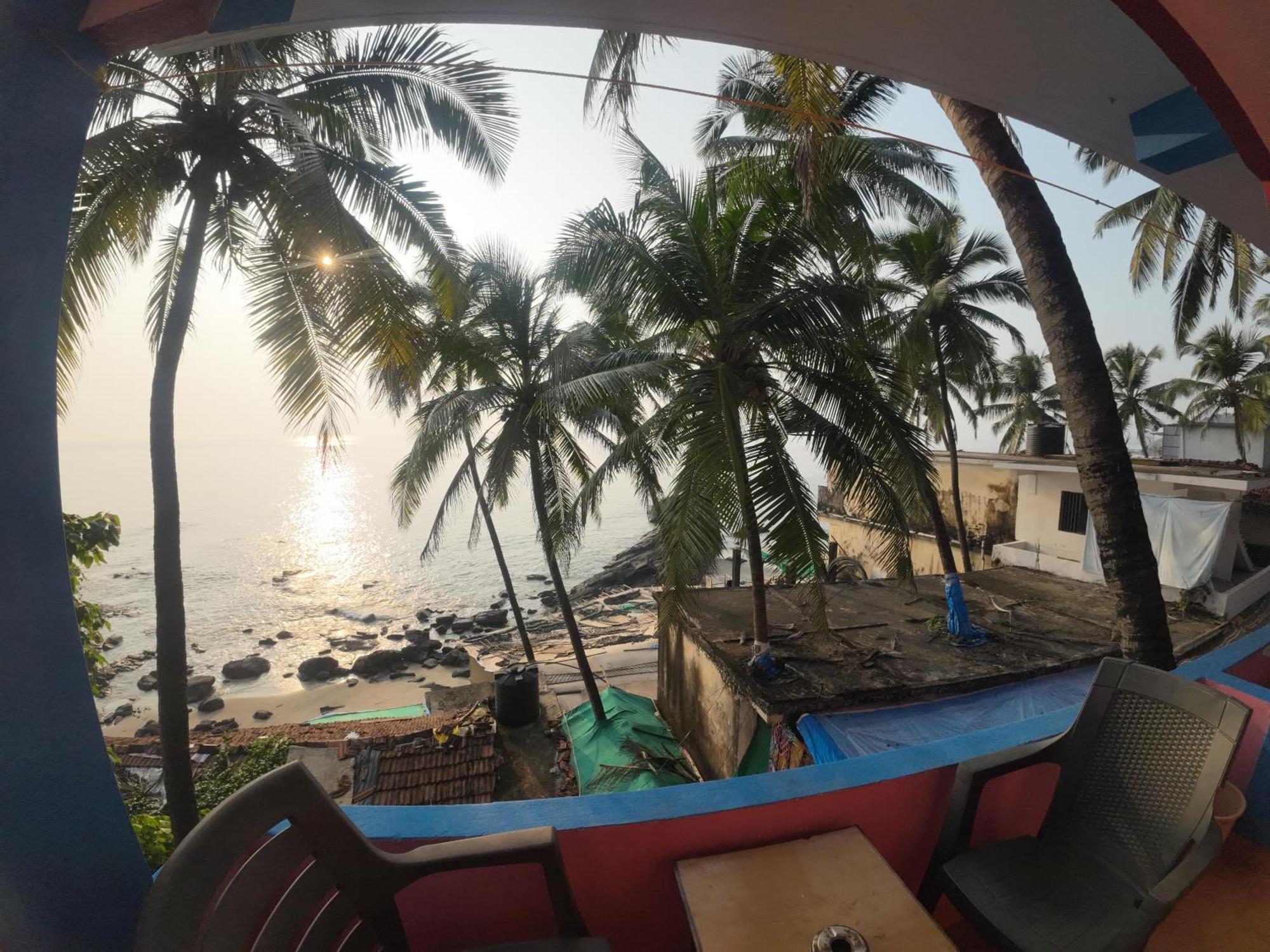 Om Ganesh Guest House Cliffside Arambol Kültér fotó
