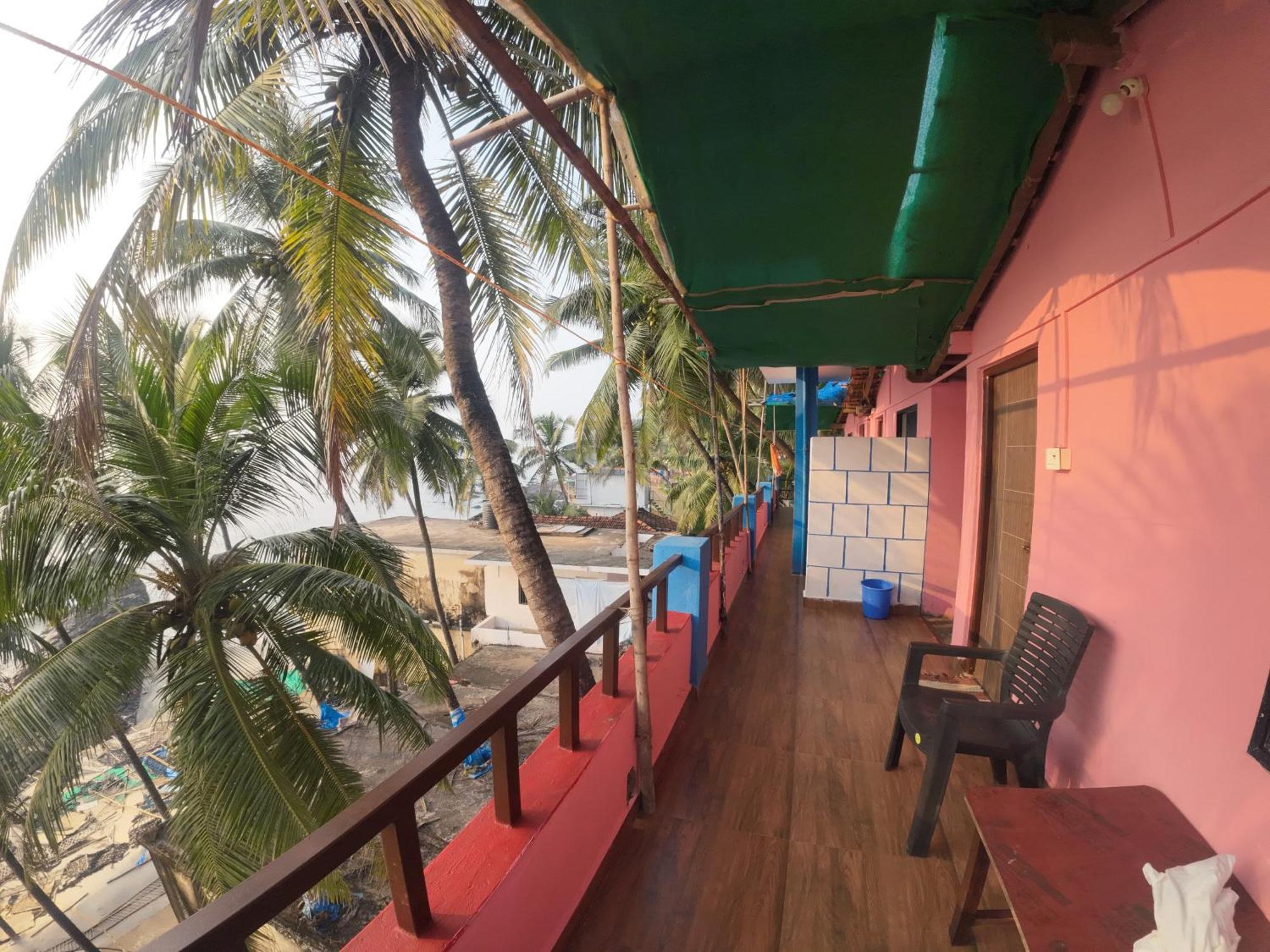 Om Ganesh Guest House Cliffside Arambol Kültér fotó