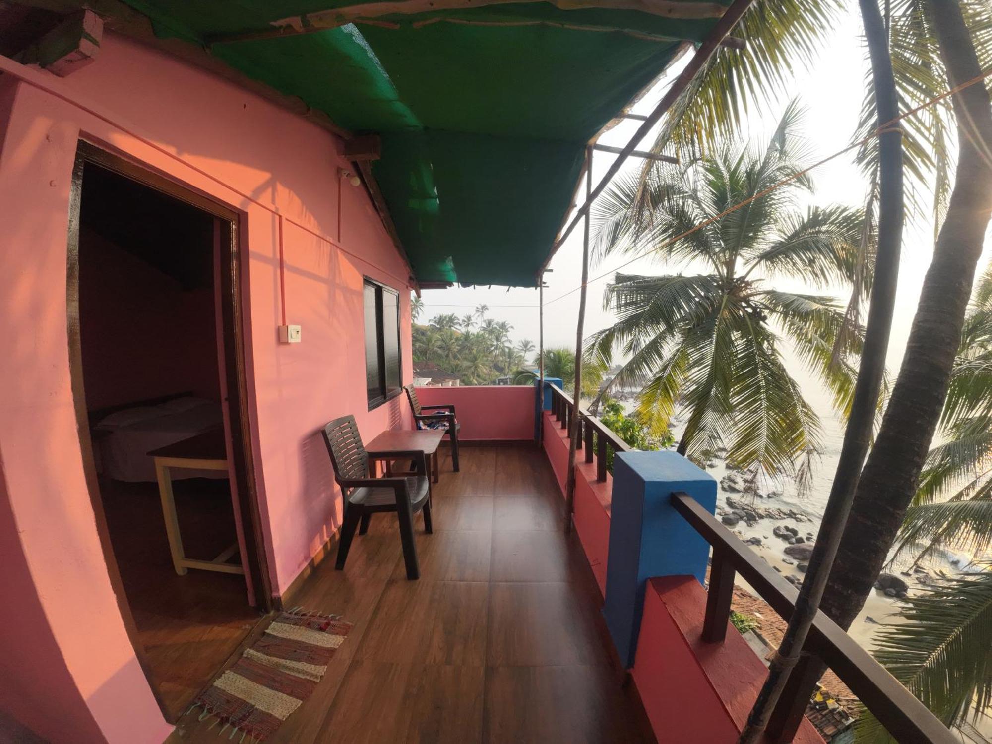 Om Ganesh Guest House Cliffside Arambol Kültér fotó