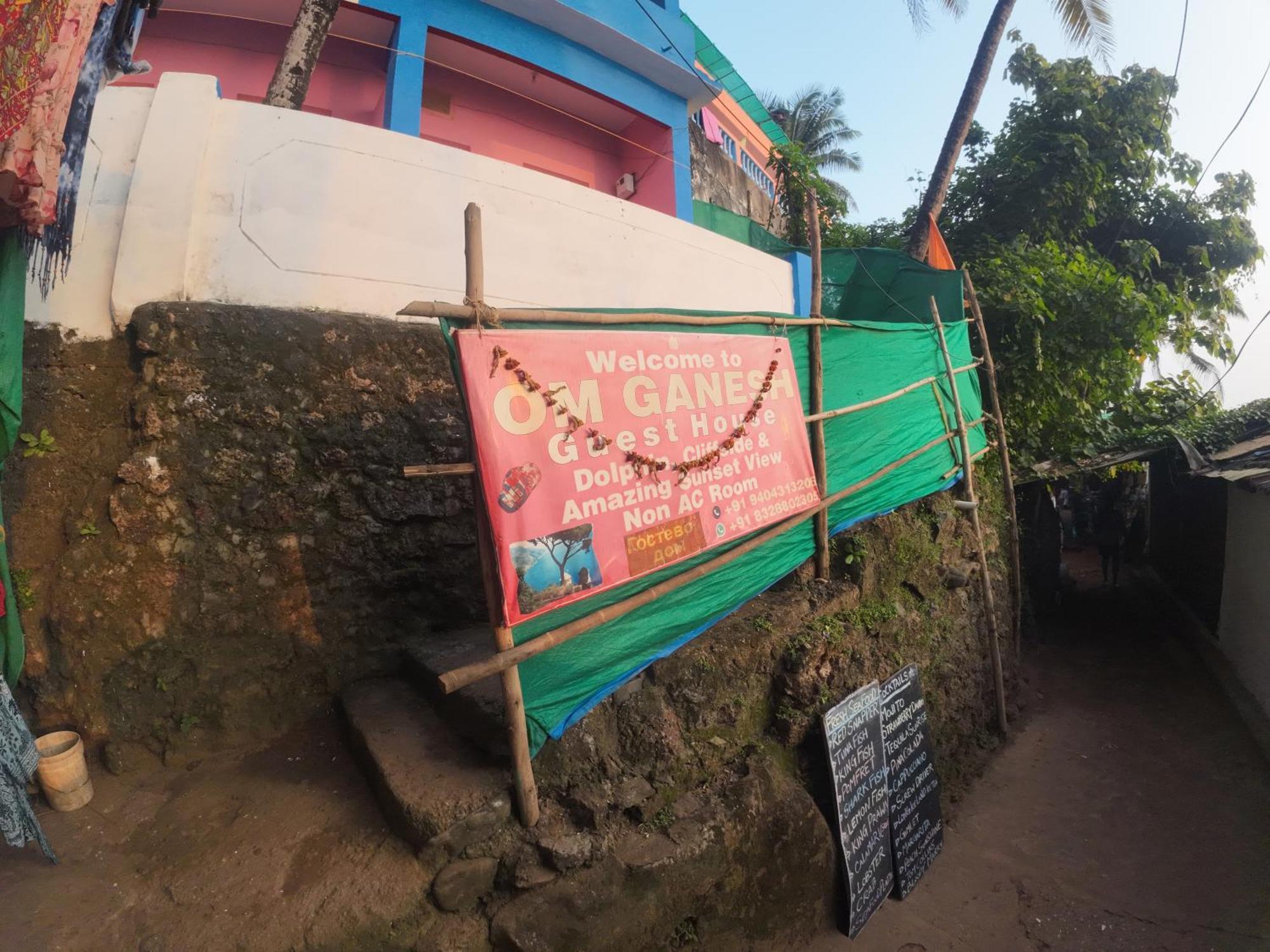 Om Ganesh Guest House Cliffside Arambol Kültér fotó