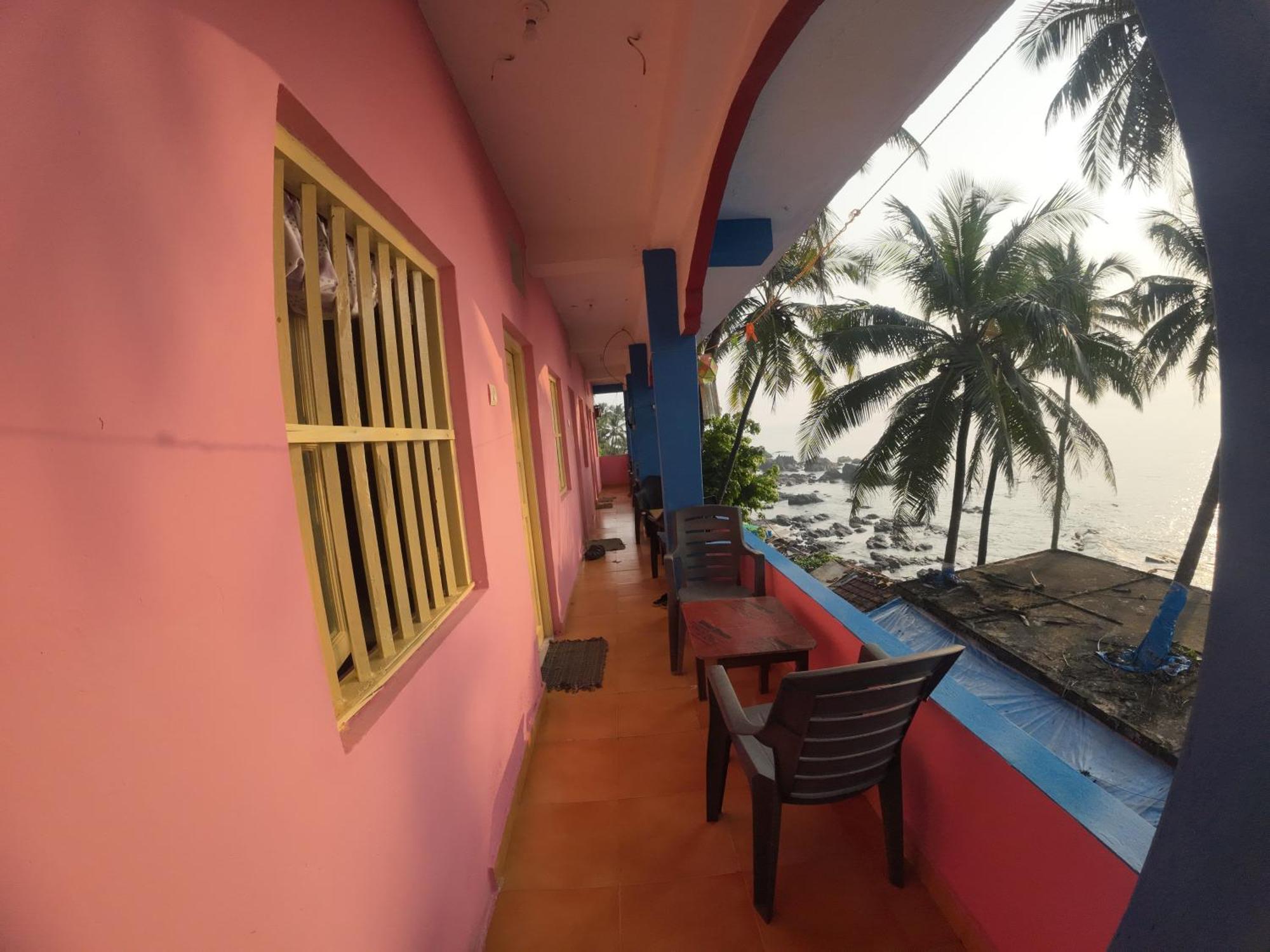 Om Ganesh Guest House Cliffside Arambol Kültér fotó
