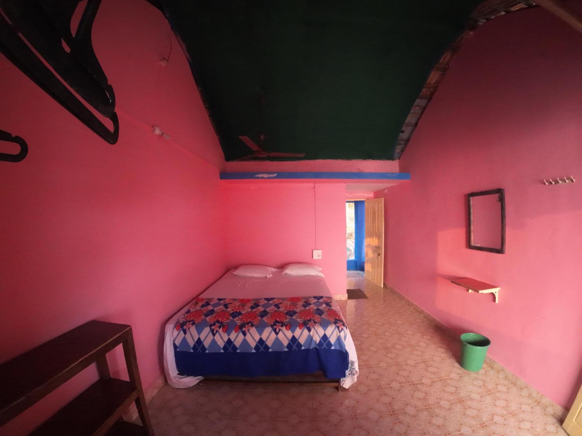 Om Ganesh Guest House Cliffside Arambol Kültér fotó