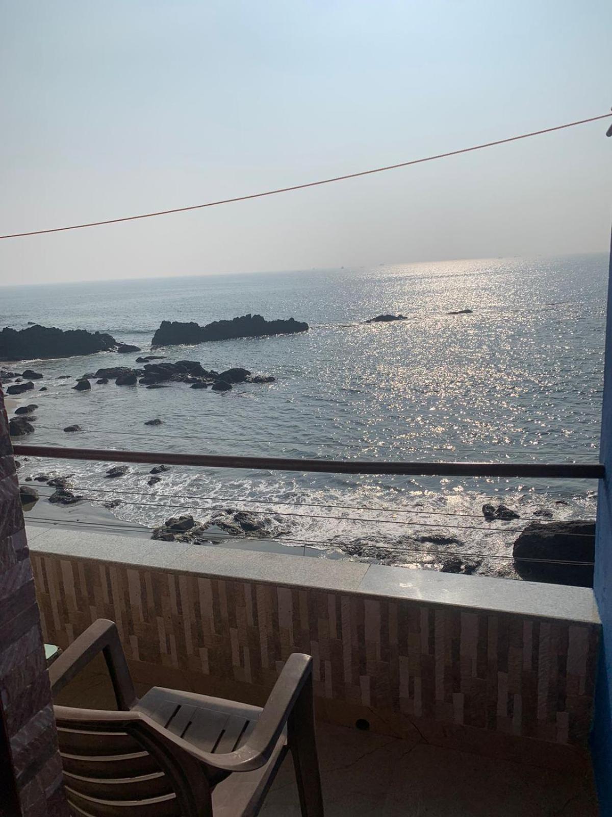 Om Ganesh Guest House Cliffside Arambol Kültér fotó